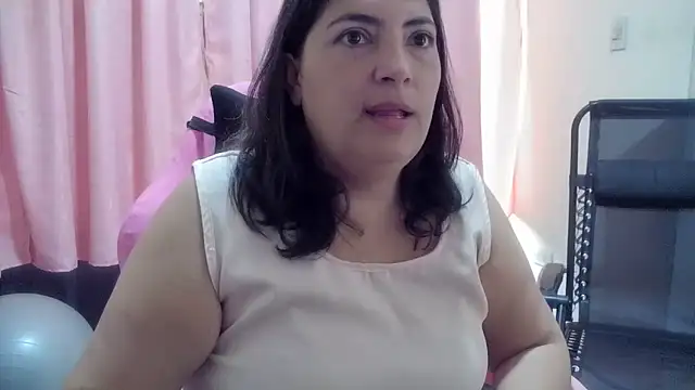 lina maria99 online show from June 2, 2026, 12:16 pm