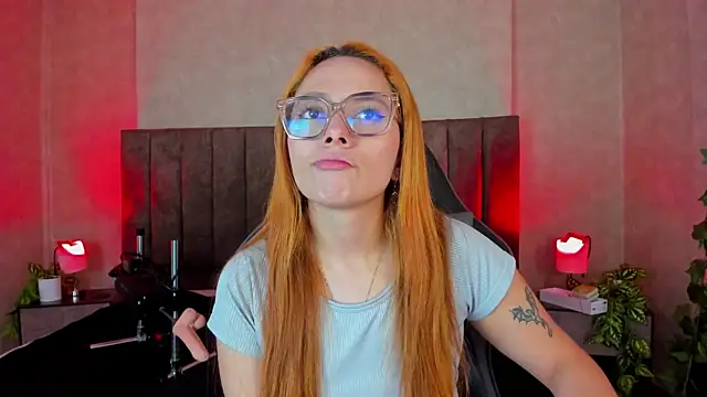 LanaMills  online show from October 19, 2025, 5:10 am