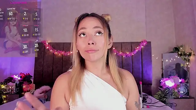 LanaMills  online show from May 16, 2026, 5:39 am
