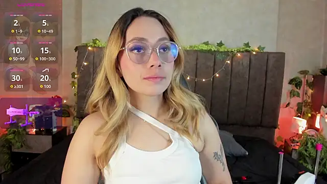 Snapshot of LanaMills_ chatting on March 22, 2026, 5:10 am LanaMills online show from March 22, 2026, 5:10 am