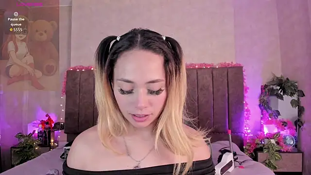 Snapshot of LanaMills_ chatting on June 21, 2026, 4:51 am LanaMills online show from June 21, 2026, 4:51 am