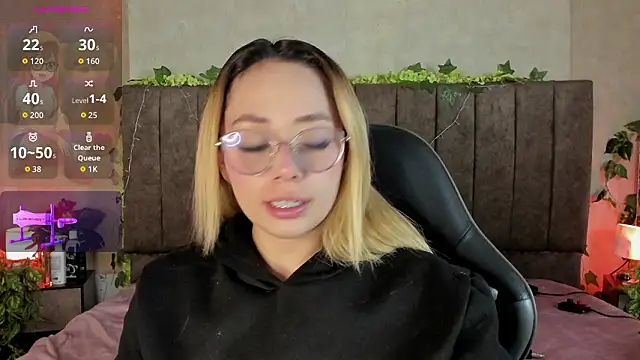 Snapshot of LanaMills_ chatting on March 29, 2026, 4:25 am LanaMills online show from March 29, 2026, 4:25 am