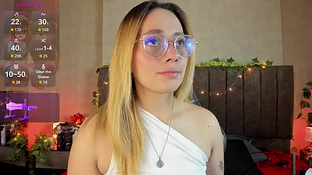 Snapshot of LanaMills_ chatting on March 21, 2026, 4:03 am LanaMills online show from March 21, 2026, 4:03 am