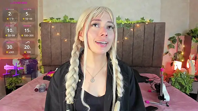 Snapshot of LanaMills_ chatting on April 5, 2026, 4:41 am LanaMills online show from April 5, 2026, 4:41 am