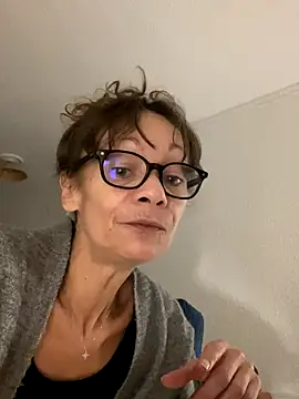 Chris06d22xh online show from October 19, 2025, 6:10 pm