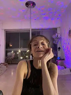 Snapshot of Chris06d22@xh chatting on March 13, 2026, 9:20 pm Chris06d22xh online show from March 13, 2026, 9:20 pm