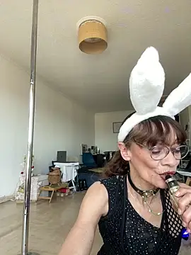 Snapshot of Chris06d22@xh chatting on April 5, 2026, 2:13 pm Chris06d22xh online show from April 5, 2026, 2:13 pm