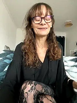 Chris06d22xh online show from November 23, 2025, 3:22 pm