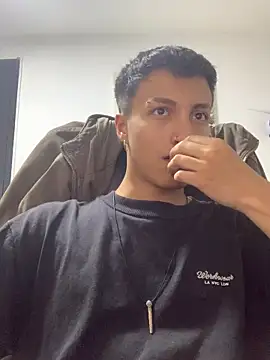 Snapshot of Milan_Bach chatting on March 31, 2026, 5:53 am Milan Bach online show from March 31, 2026, 5:53 am