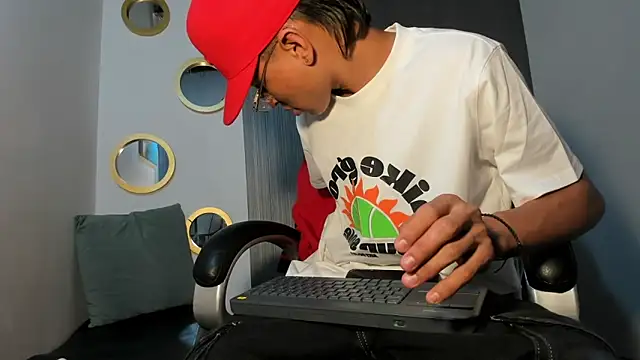 Daddy Darcks online show from October 17, 2025, 8:10 pm