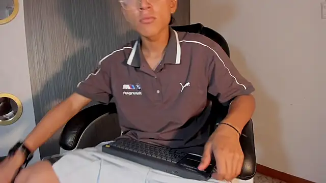 Daddy Darcks online show from October 18, 2025, 7:49 pm