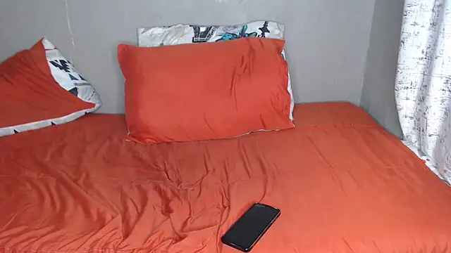 Lunalee online show from February 8, 2026, 1:47 am