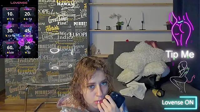 Snapshot of MaddieRay chatting on October 8, 2025, 7:36 pm MaddieRay online show from October 8, 2025, 7:36 pm
