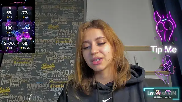 Snapshot of MaddieRay chatting on October 7, 2025, 7:48 pm MaddieRay online show from October 7, 2025, 7:48 pm
