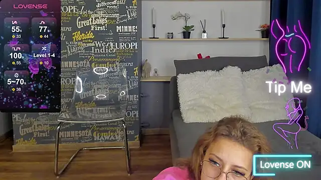 Snapshot of MaddieRay chatting on October 4, 2025, 7:26 pm MaddieRay online show from October 4, 2025, 7:26 pm