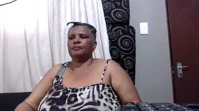 Snapshot of GrandBustyMelon chatting on November 29, 2025, 3:34 pm GrandBustyMelon online show from November 29, 2025, 3:34 pm