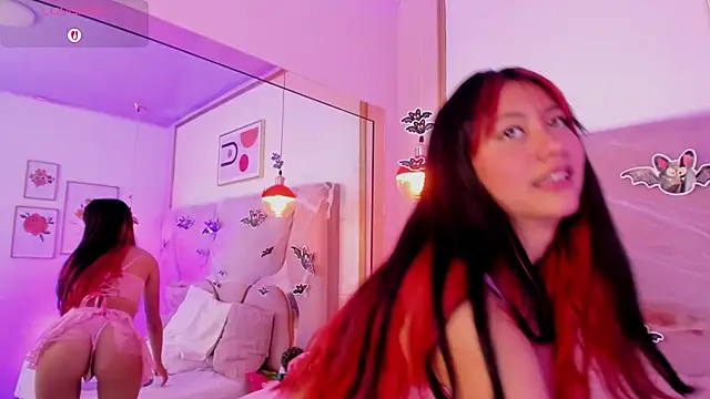 Aria Joness  online show from October 22, 2025, 1:32 pm