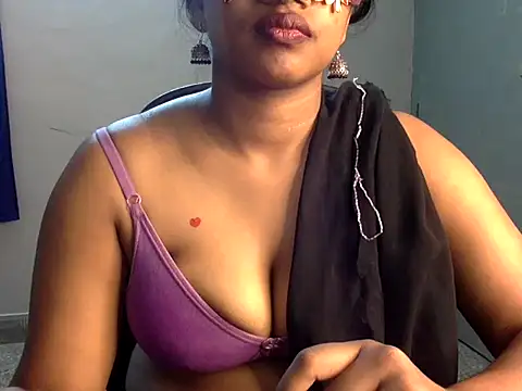Hot-Honey20 online show from October 23, 2025, 12:15 pm
