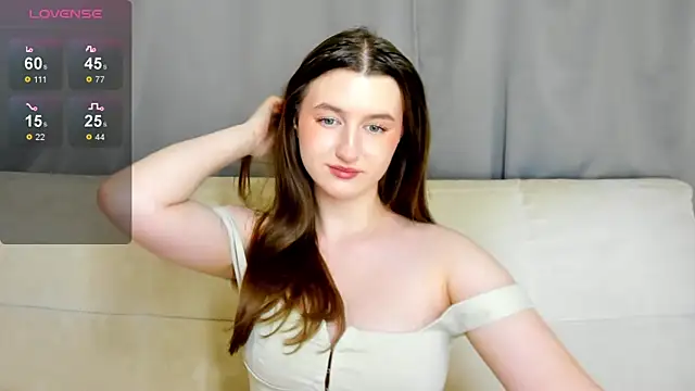 Snapshot of MissFoxy_Ti chatting on November 10, 2025, 1:21 am MissFoxy Ti online show from November 10, 2025, 1:21 am