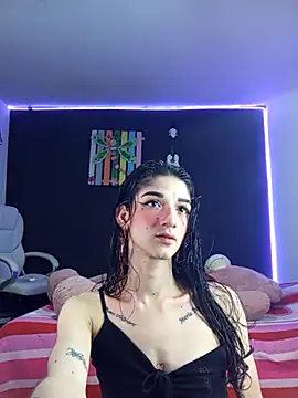 ingrid zese  online show from November 3, 2025, 8:01 pm