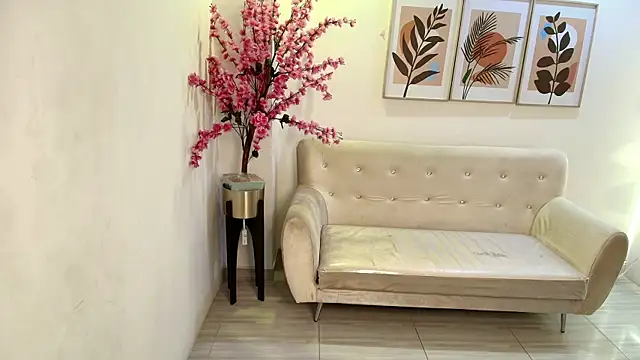 Anie johnson online show from November 12, 2025, 7:29 pm