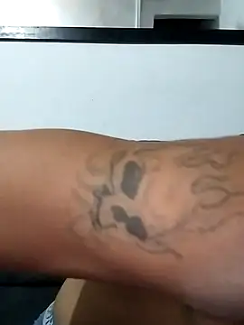 hoteder online show from October 23, 2025, 11:58 pm