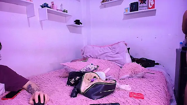 Snapshot of annyharriis chatting on February 3, 2026, 9:42 pm annyharriis online show from February 3, 2026, 9:42 pm