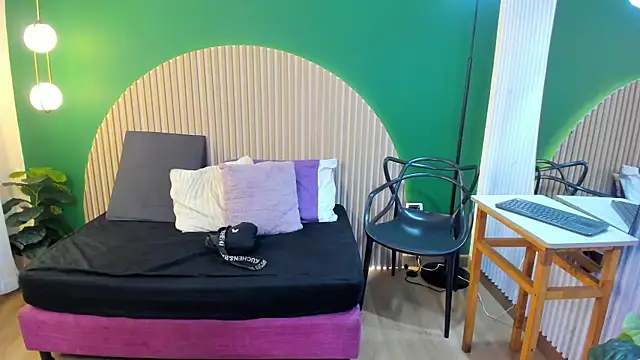 Snapshot of halleylorens chatting on December 4, 2025, 7:02 pm halleylorens online show from December 4, 2025, 7:02 pm