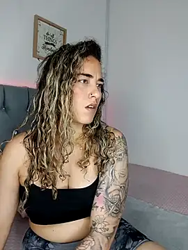 Snapshot of Miss-Melina chatting on September 27, 2025, 8:15 pm Miss-Melina online show from September 27, 2025, 8:15 pm