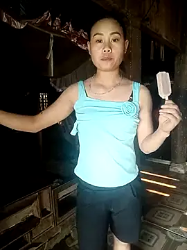 Snapshot of Ruaiuoi chatting on April 15, 2026, 8:42 am Ruaiuoi online show from April 15, 2026, 8:42 am