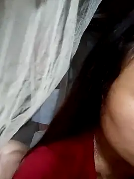 Snapshot of Ruaiuoi chatting on April 13, 2026, 1:04 pm Ruaiuoi online show from April 13, 2026, 1:04 pm