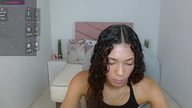 Snapshot of SarayVega_ chatting on November 1, 2025, 7:30 pm SarayVega online show from November 1, 2025, 7:30 pm