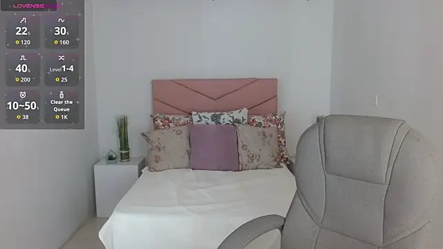 Snapshot of SarayVega_ chatting on October 11, 2025, 7:15 pm SarayVega online show from October 11, 2025, 7:15 pm