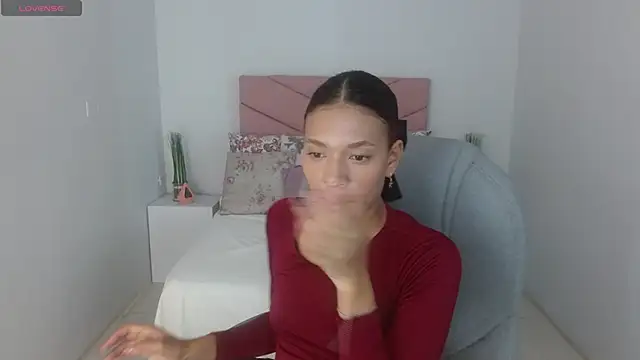 Snapshot of SarayVega_ chatting on October 17, 2025, 7:26 pm SarayVega online show from October 17, 2025, 7:26 pm