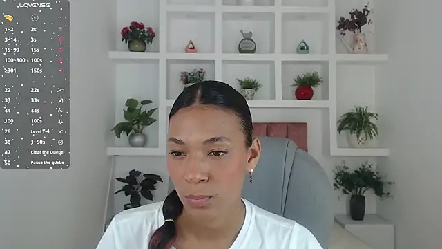 Snapshot of SarayVega_ chatting on November 25, 2025, 7:14 pm SarayVega online show from November 25, 2025, 7:14 pm