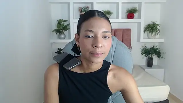 Snapshot of SarayVega_ chatting on November 13, 2025, 7:18 pm SarayVega online show from November 13, 2025, 7:18 pm