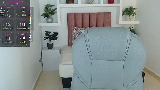 Snapshot of SarayVega_ chatting on November 14, 2025, 7:28 pm SarayVega online show from November 14, 2025, 7:28 pm