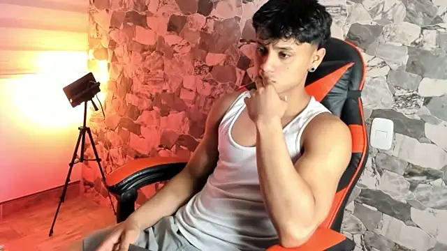 ZYZZ1312 online show from June 25, 2026, 1:14 am