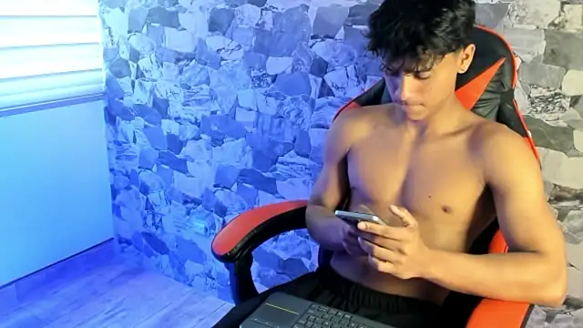 ZYZZ1312 online show from July 17, 2026, 5:54 pm