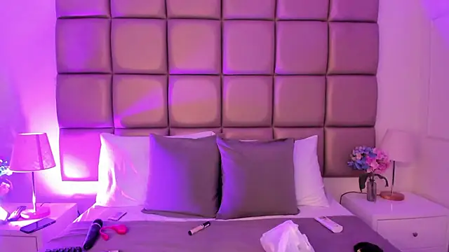 Snapshot of MiaMillers1 chatting on January 15, 2026, 11:13 am MiaMillers1 online show from January 15, 2026, 11:13 am