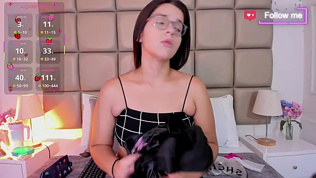 Snapshot of MiaMillers1 chatting on February 24, 2026, 11:22 am MiaMillers1 online show from February 24, 2026, 11:22 am