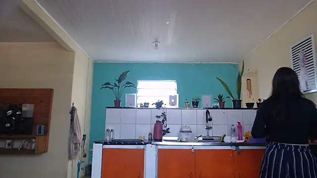 ayanahot  online show from October 4, 2025, 10:50 am