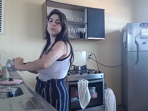 ayanahot  online show from September 10, 2025, 1:21 pm