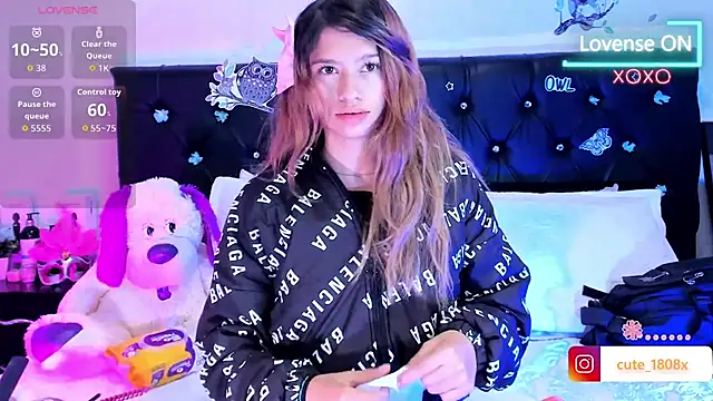 Snapshot of Sofiia_cute_ chatting on April 2, 2026, 4:19 am Sofiia cute online show from April 2, 2026, 4:19 am