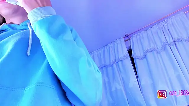 Snapshot of Sofiia_cute_ chatting on October 31, 2025, 3:58 am Sofiia cute online show from October 31, 2025, 3:58 am