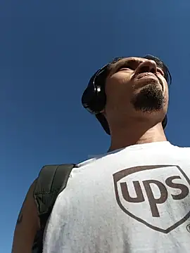 mrredcorn online show from October 27, 2025, 4:08 pm