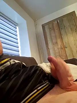 svenni2525 online show from October 30, 2025, 8:12 am