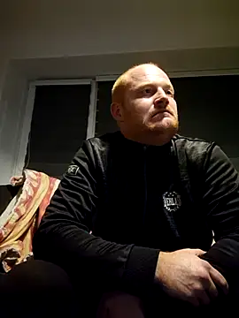 svenni2525 online show from October 6, 2025, 4:46 am