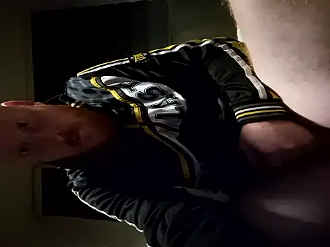 svenni2525 online show from November 30, 2025, 3:29 am