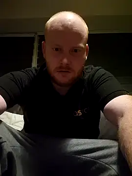 svenni2525 online show from November 8, 2025, 12:25 am